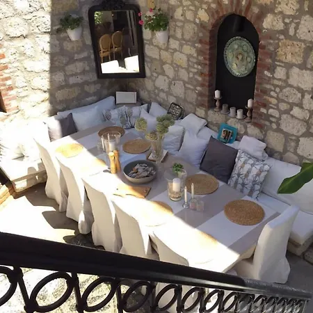 Simira Bed & Breakfast 4*