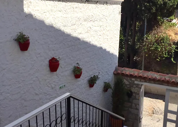 Alojamento de Acomodação e Pequeno-almoço Simira 4*