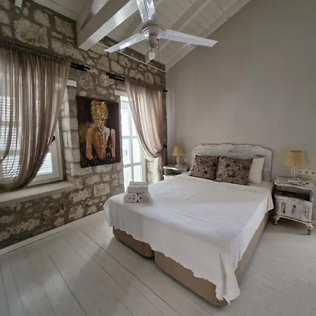 Simira לינה וארוחת בוקר