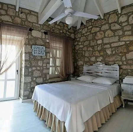 Simira לינה וארוחת בוקר